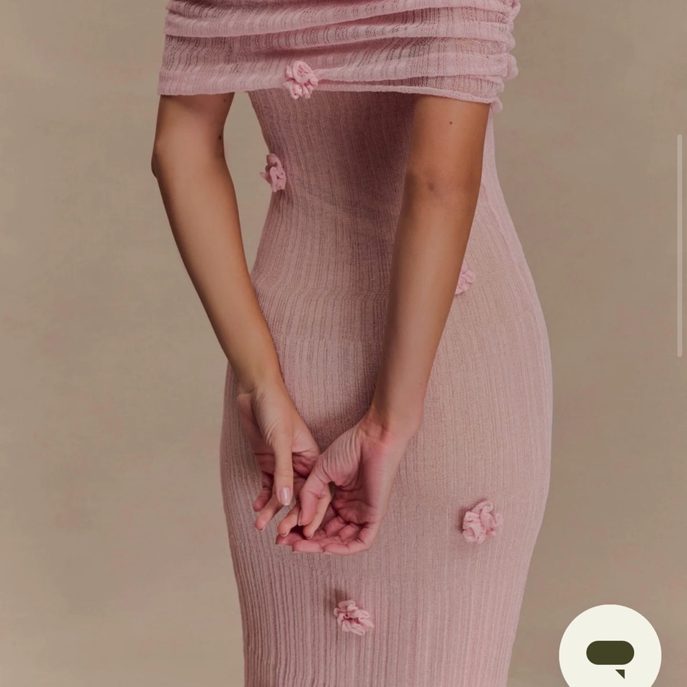 Meshki pink off the shoulder, bump friendly! Size medium. Like new, worn 1x - Picture 3 of 6